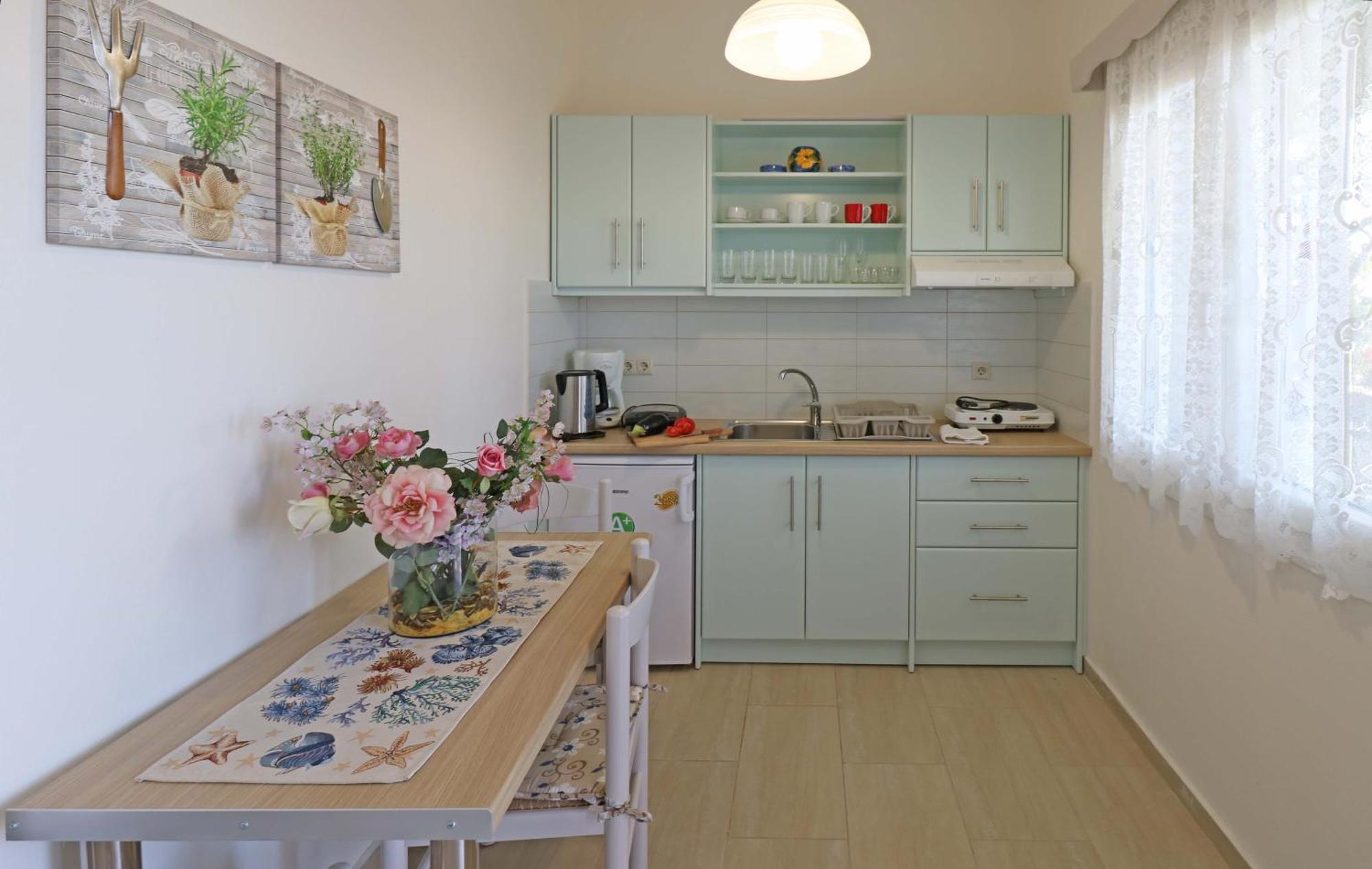 Angela Beach Apartments Votsalakia  外观 照片